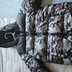 Boys size small 8 Rothschild coat new